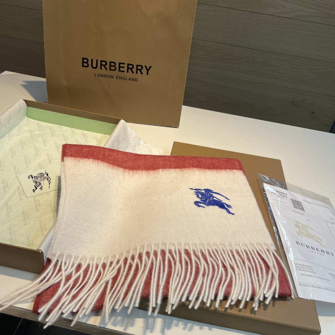 ✨✨Burberry · 巴宝莉双面围巾❗好看的要疯掉了，太有型太有魅力了❗❗非常斯文时尚的秋冬单品！真