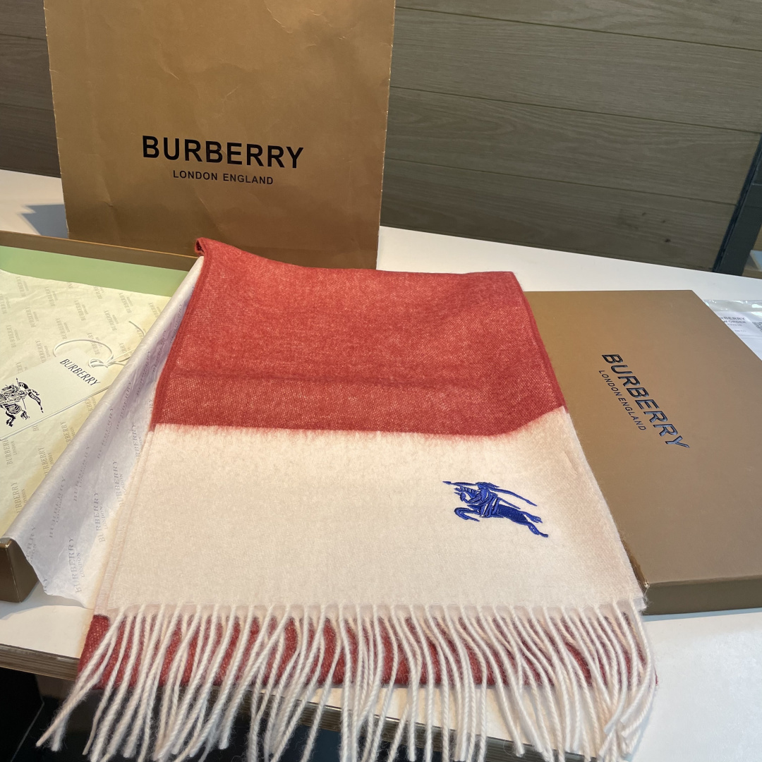 ✨✨Burberry · 巴宝莉双面围巾❗好看的要疯掉了，太有型太有魅力了❗❗非常斯文时尚的秋冬单品！真