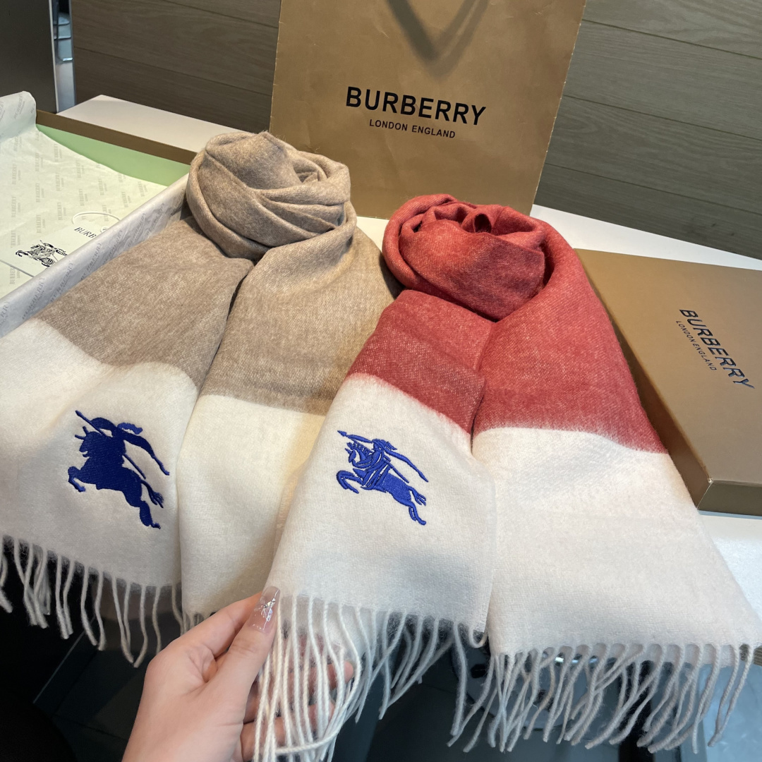 ✨✨Burberry · 巴宝莉双面围巾❗好看的要疯掉了，太有型太有魅力了❗❗非常斯文时尚的秋冬单品！真