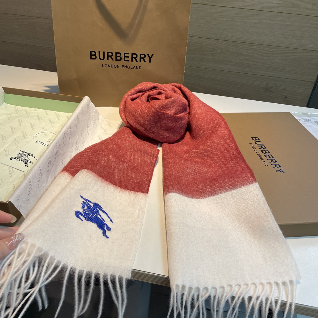 ✨✨Burberry · 巴宝莉双面围巾❗好看的要疯掉了，太有型太有魅力了❗❗非常斯文时尚的秋冬单品！真