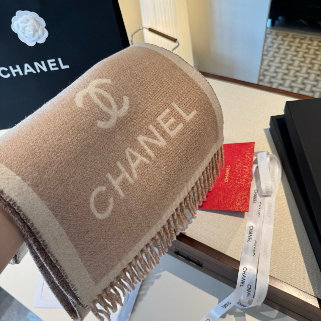 小香专柜最新款💨火爆来袭💥🎊顶级双层色织工艺。此工艺只有纯正代工厂才有的工艺‼️专柜原版紫外线加热感应双