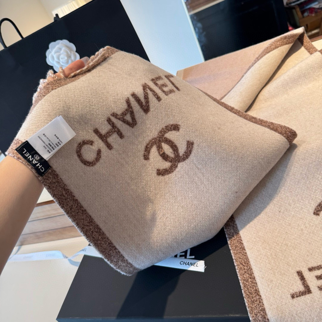 小香专柜最新款💨火爆来袭💥🎊顶级双层色织工艺。此工艺只有纯正代工厂才有的工艺‼️专柜原版紫外线加热感应双