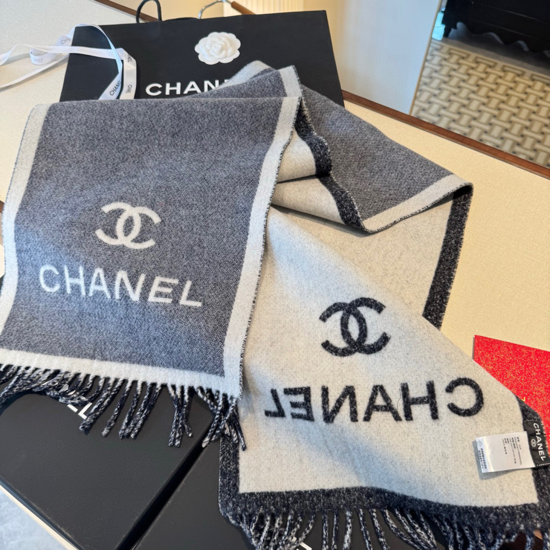 小香专柜最新款💨火爆来袭💥🎊顶级双层色织工艺。此工艺只有纯正代工厂才有的工艺‼️专柜原版紫外线加热感应双