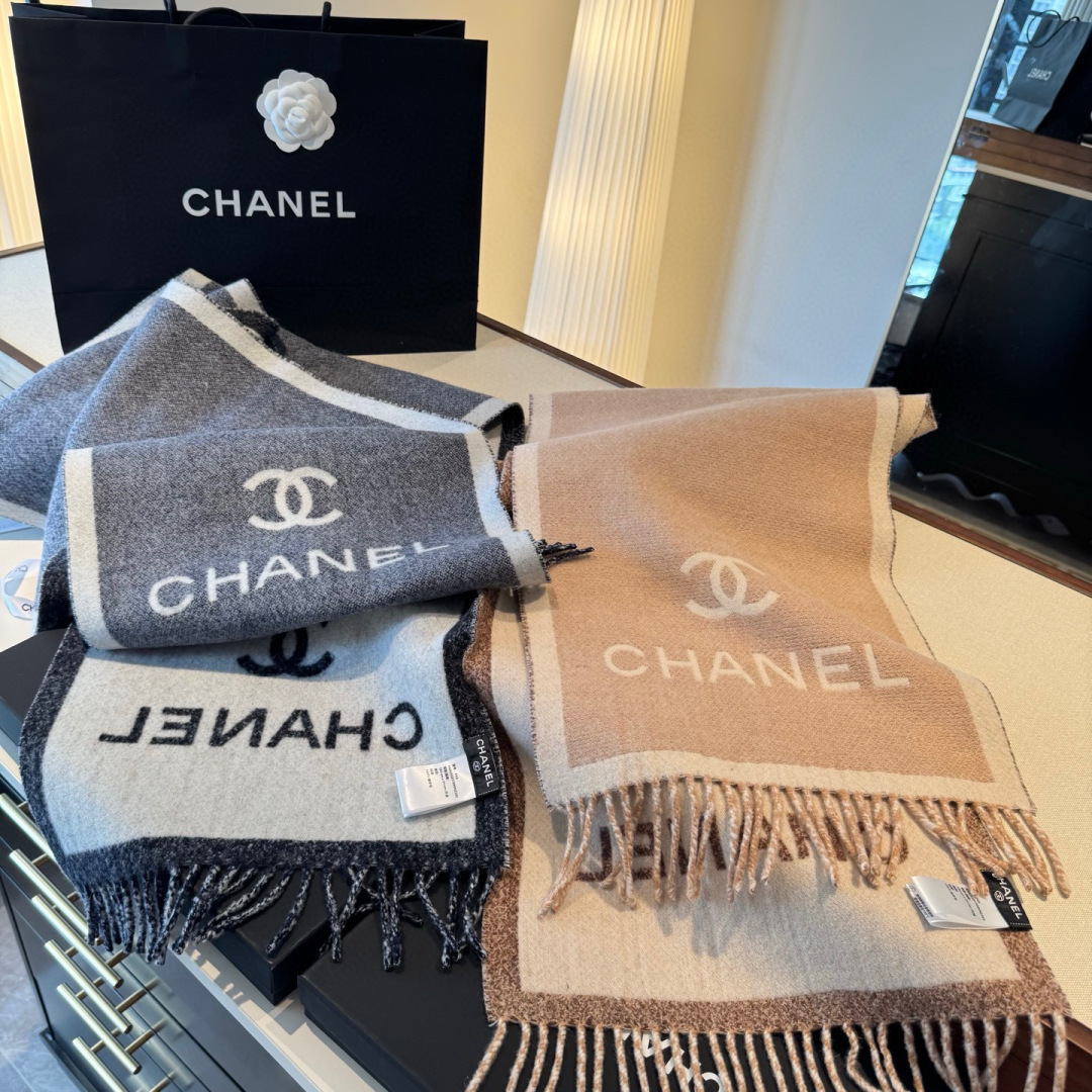 小香专柜最新款💨火爆来袭💥🎊顶级双层色织工艺。此工艺只有纯正代工厂才有的工艺‼️专柜原版紫外线加热感应双