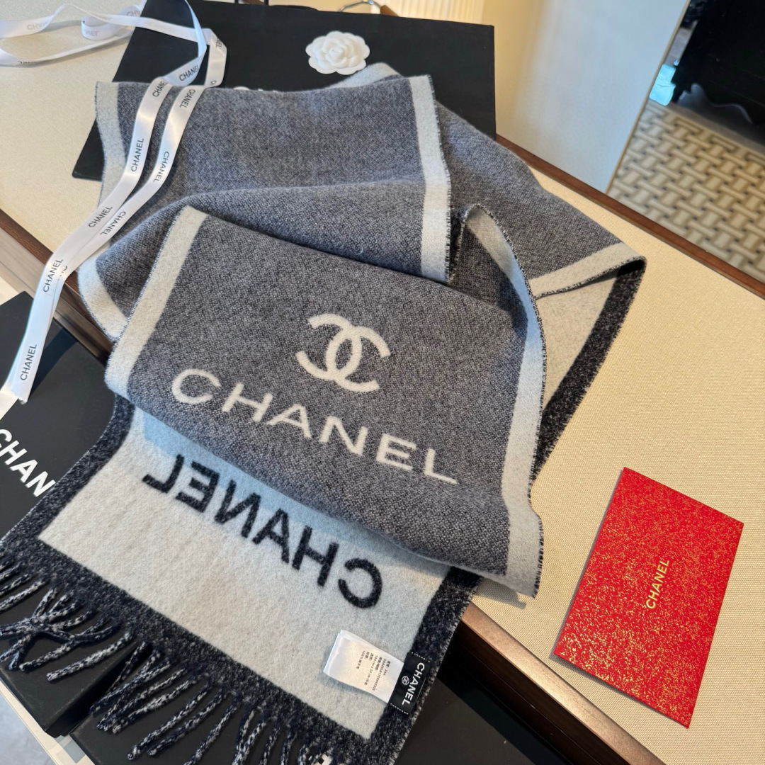 小香专柜最新款💨火爆来袭💥🎊顶级双层色织工艺。此工艺只有纯正代工厂才有的工艺‼️专柜原版紫外线加热感应双