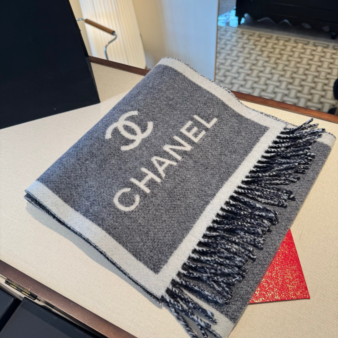 小香专柜最新款💨火爆来袭💥🎊顶级双层色织工艺。此工艺只有纯正代工厂才有的工艺‼️专柜原版紫外线加热感应双