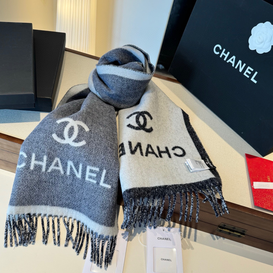 小香专柜最新款💨火爆来袭💥🎊顶级双层色织工艺。此工艺只有纯正代工厂才有的工艺‼️专柜原版紫外线加热感应双