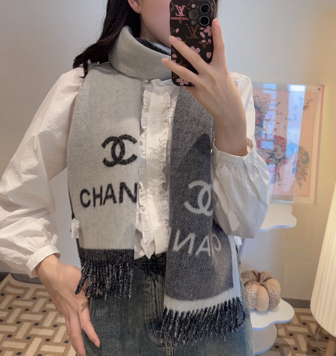 小香专柜最新款💨火爆来袭💥🎊顶级双层色织工艺。此工艺只有纯正代工厂才有的工艺‼️专柜原版紫外线加热感应双