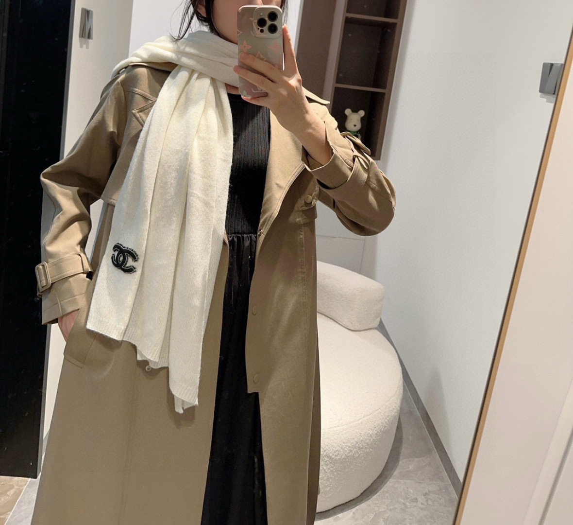 强烈重磅推荐！！！质感好货，怒吼福利推荐款❗️Chanel主打的羊绒围巾~非常难得！！这个围巾最大的感触