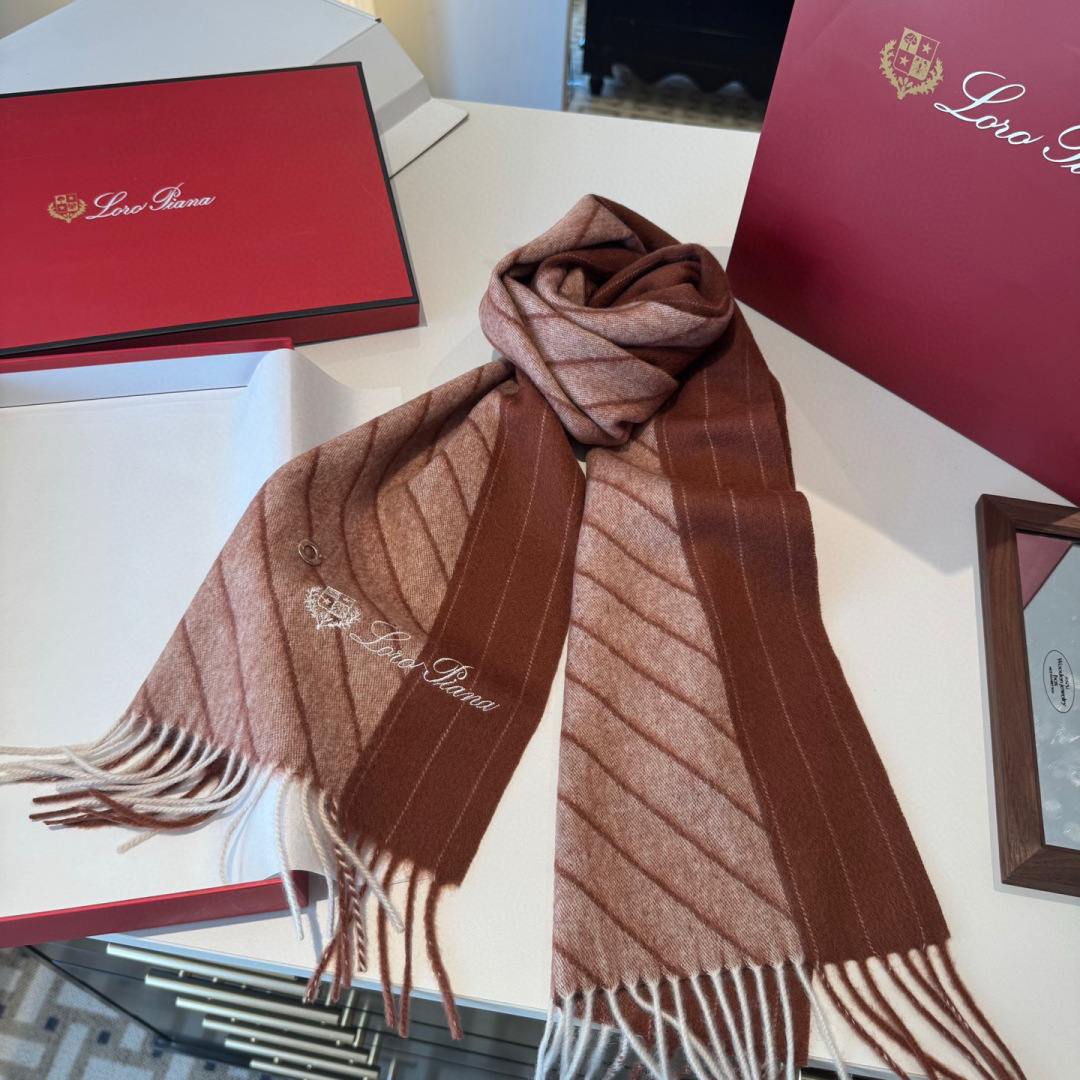 🆕Loro Piana · 诺悠翩雅【贸易公司尾单，极品山羊绒围巾披肩】送人自留都太高大上了😍重磅上新，