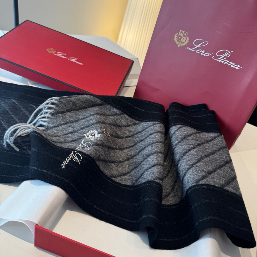 🆕Loro Piana · 诺悠翩雅【贸易公司尾单，极品山羊绒围巾披肩】送人自留都太高大上了😍重磅上新，