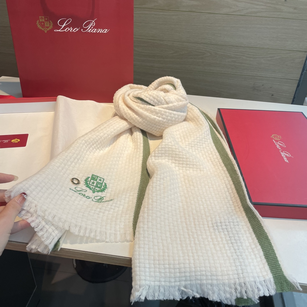 重磅推荐❗️lP秋冬新品 · 羊绒轻缩围巾❗️臻选上乘的山羊绒纤维，耗时耗力，再以清泉水浸泡涤荡，使羊绒