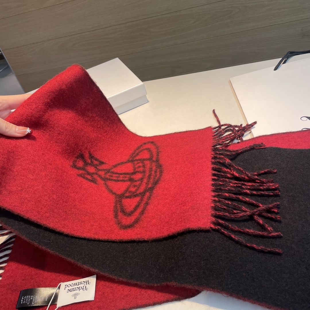 ✨✨英国朋克教母“西太后Vivienne Westwood”最爱的土星❗❗从精神上，Vivenne We