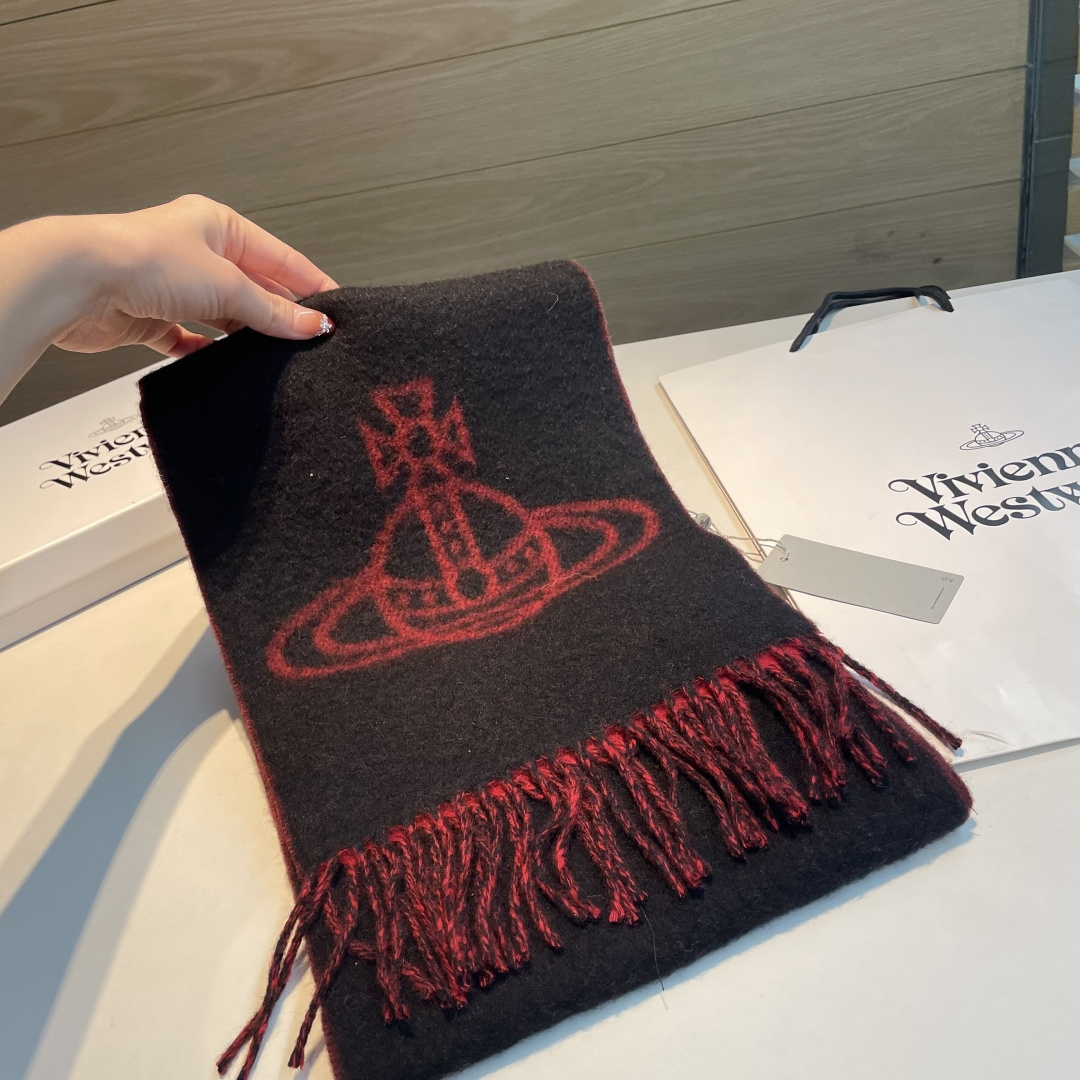 ✨✨英国朋克教母“西太后Vivienne Westwood”最爱的土星❗❗从精神上，Vivenne We