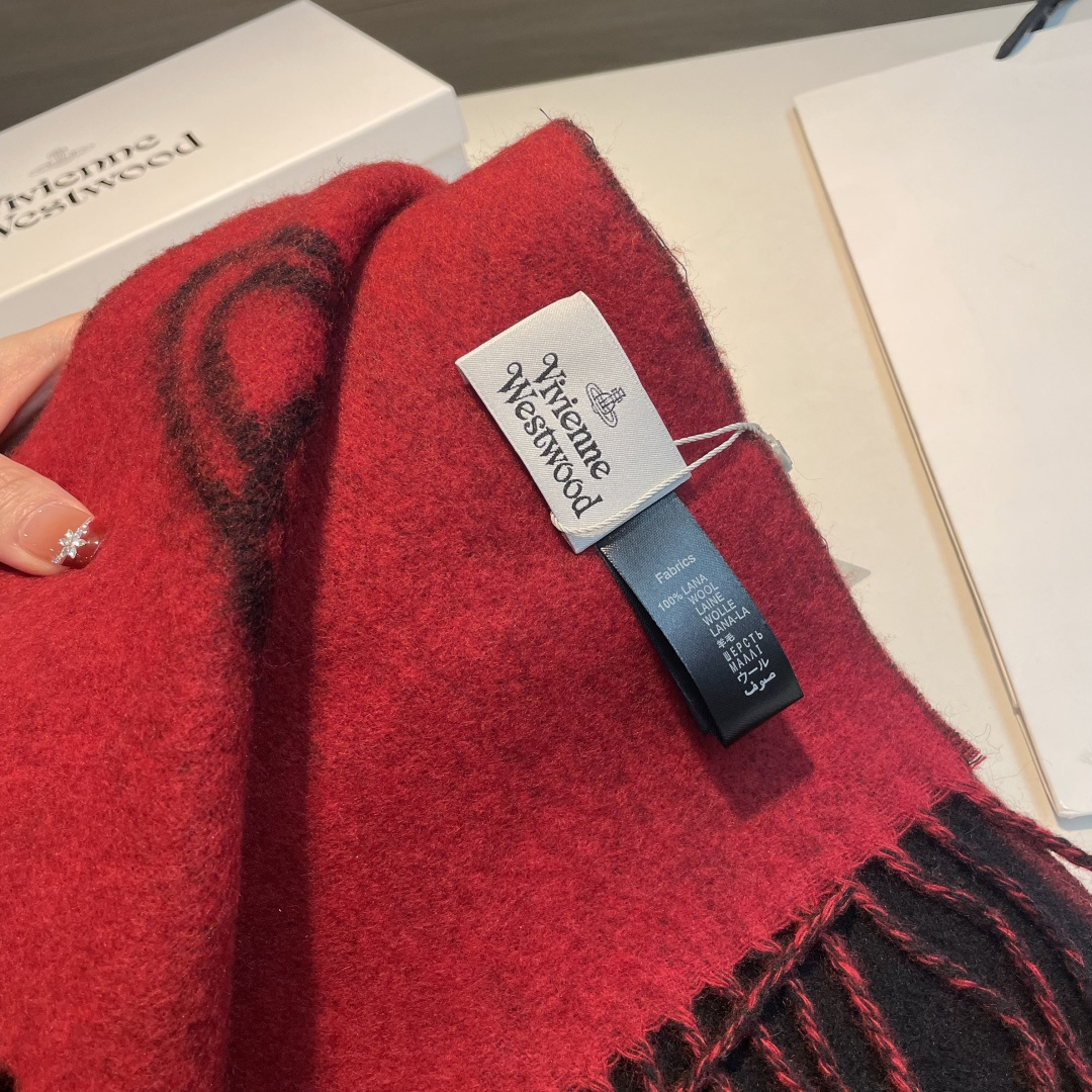 ✨✨英国朋克教母“西太后Vivienne Westwood”最爱的土星❗❗从精神上，Vivenne We