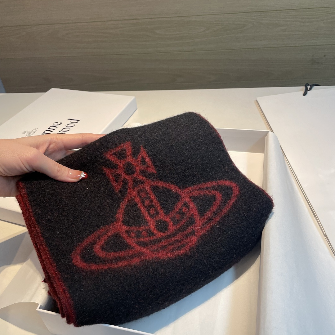 ✨✨英国朋克教母“西太后Vivienne Westwood”最爱的土星❗❗从精神上，Vivenne We