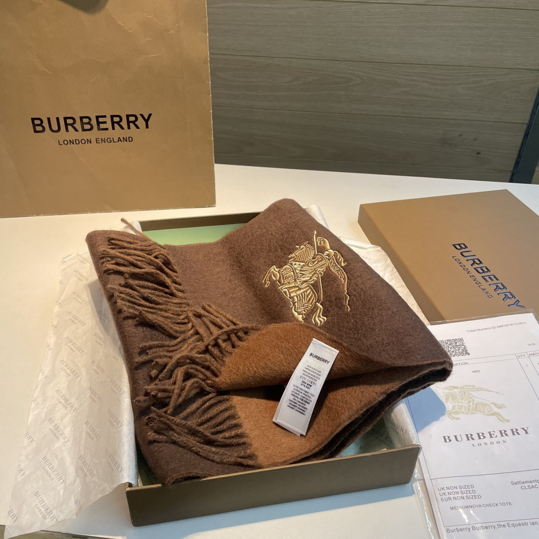 ✨✨Burberry · 巴宝莉双面围巾❗好看的要疯掉了，太有型太有魅力了❗❗非常斯文时尚的秋冬单品！真