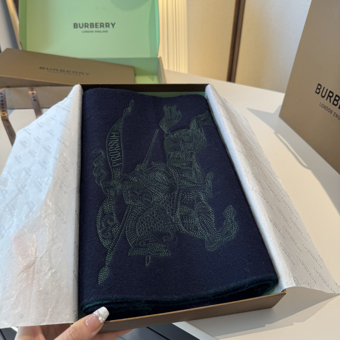 ✨✨Burberry · 巴宝莉双面围巾❗好看的要疯掉了，太有型太有魅力了❗❗非常斯文时尚的秋冬单品！真