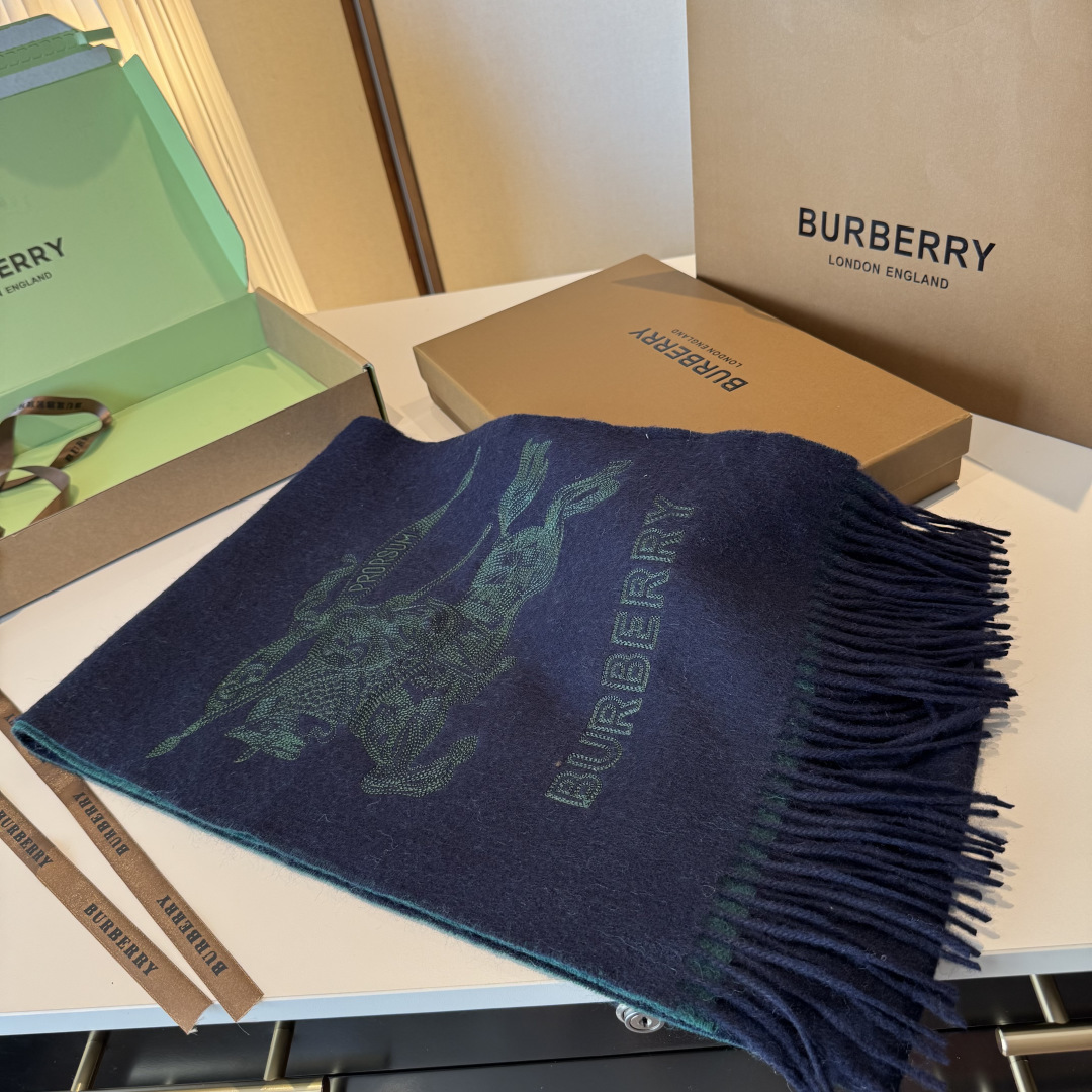 ✨✨Burberry · 巴宝莉双面围巾❗好看的要疯掉了，太有型太有魅力了❗❗非常斯文时尚的秋冬单品！真