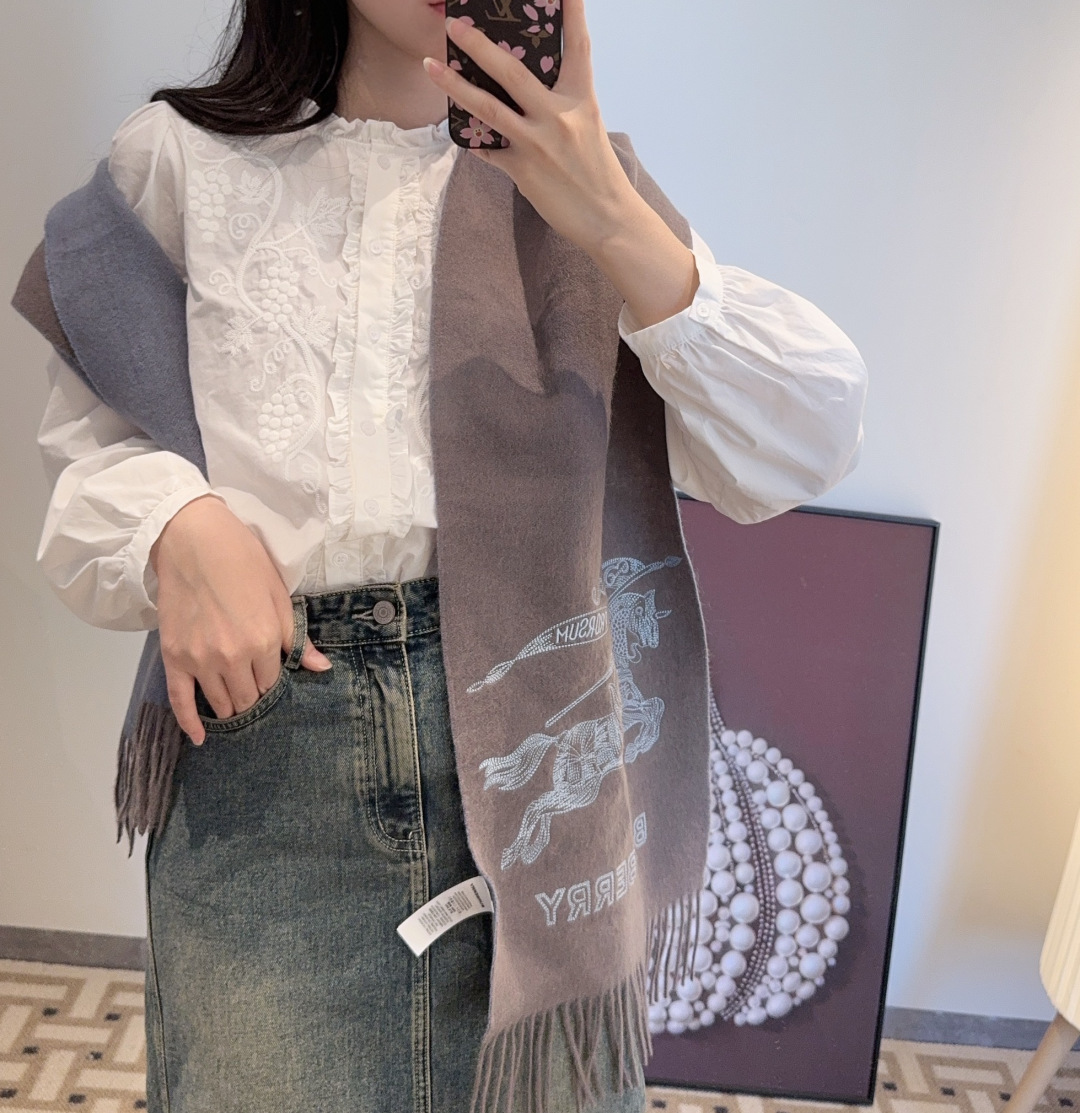 ✨✨Burberry · 巴宝莉双面围巾❗好看的要疯掉了，太有型太有魅力了❗❗非常斯文时尚的秋冬单品！真