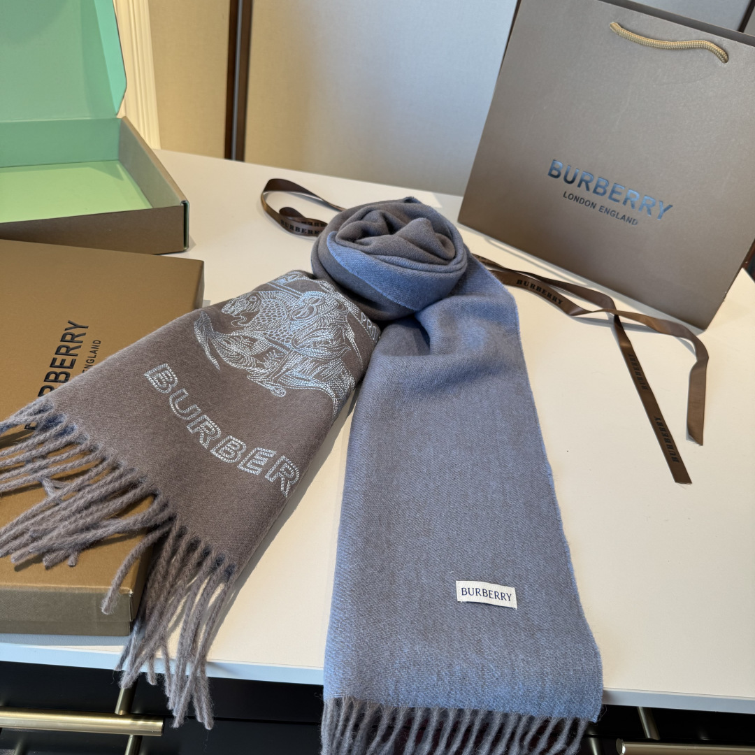 ✨✨Burberry · 巴宝莉双面围巾❗好看的要疯掉了，太有型太有魅力了❗❗非常斯文时尚的秋冬单品！真