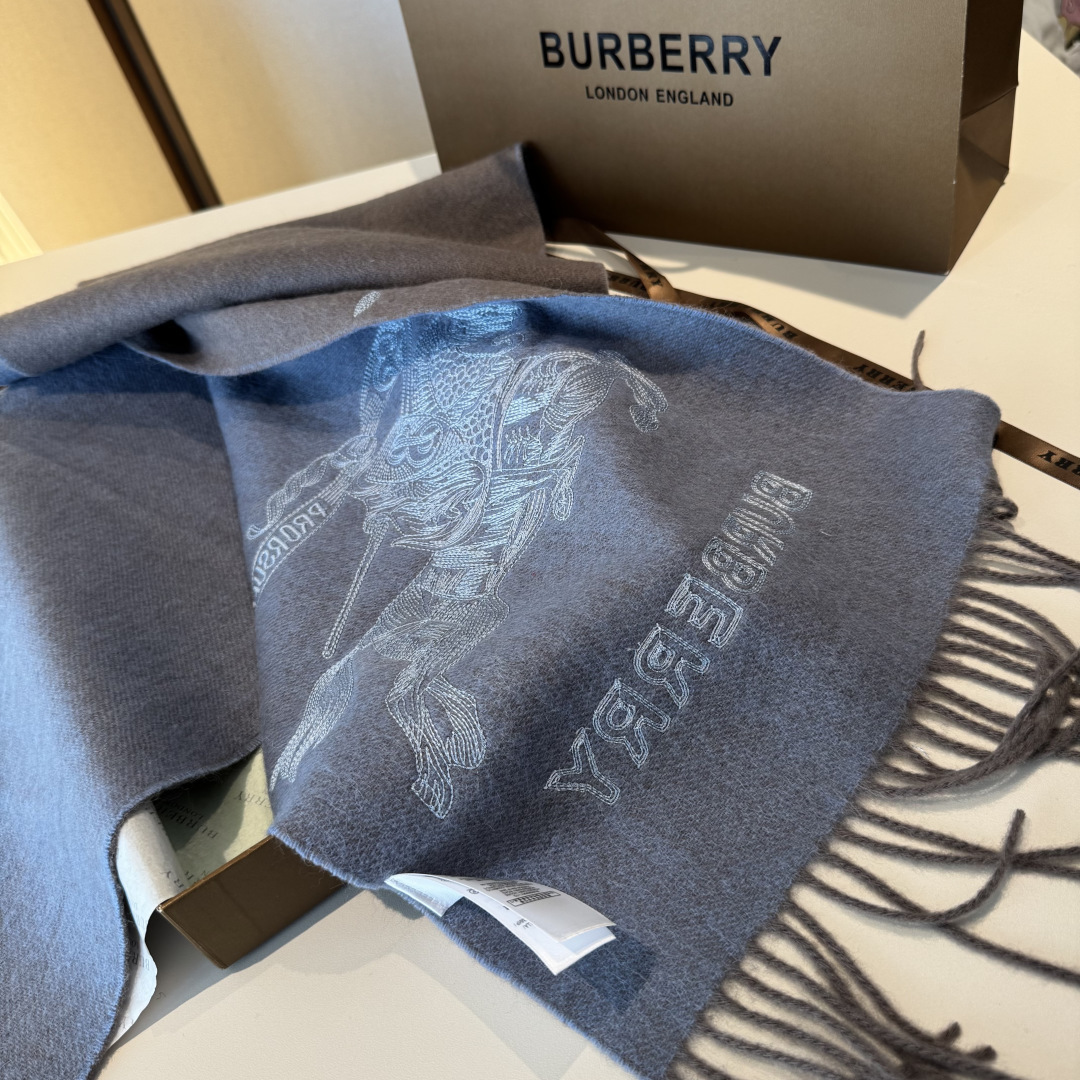 ✨✨Burberry · 巴宝莉双面围巾❗好看的要疯掉了，太有型太有魅力了❗❗非常斯文时尚的秋冬单品！真