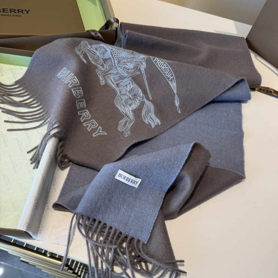 ✨✨Burberry · 巴宝莉双面围巾❗好看的要疯掉了，太有型太有魅力了❗❗非常斯文时尚的秋冬单品！真