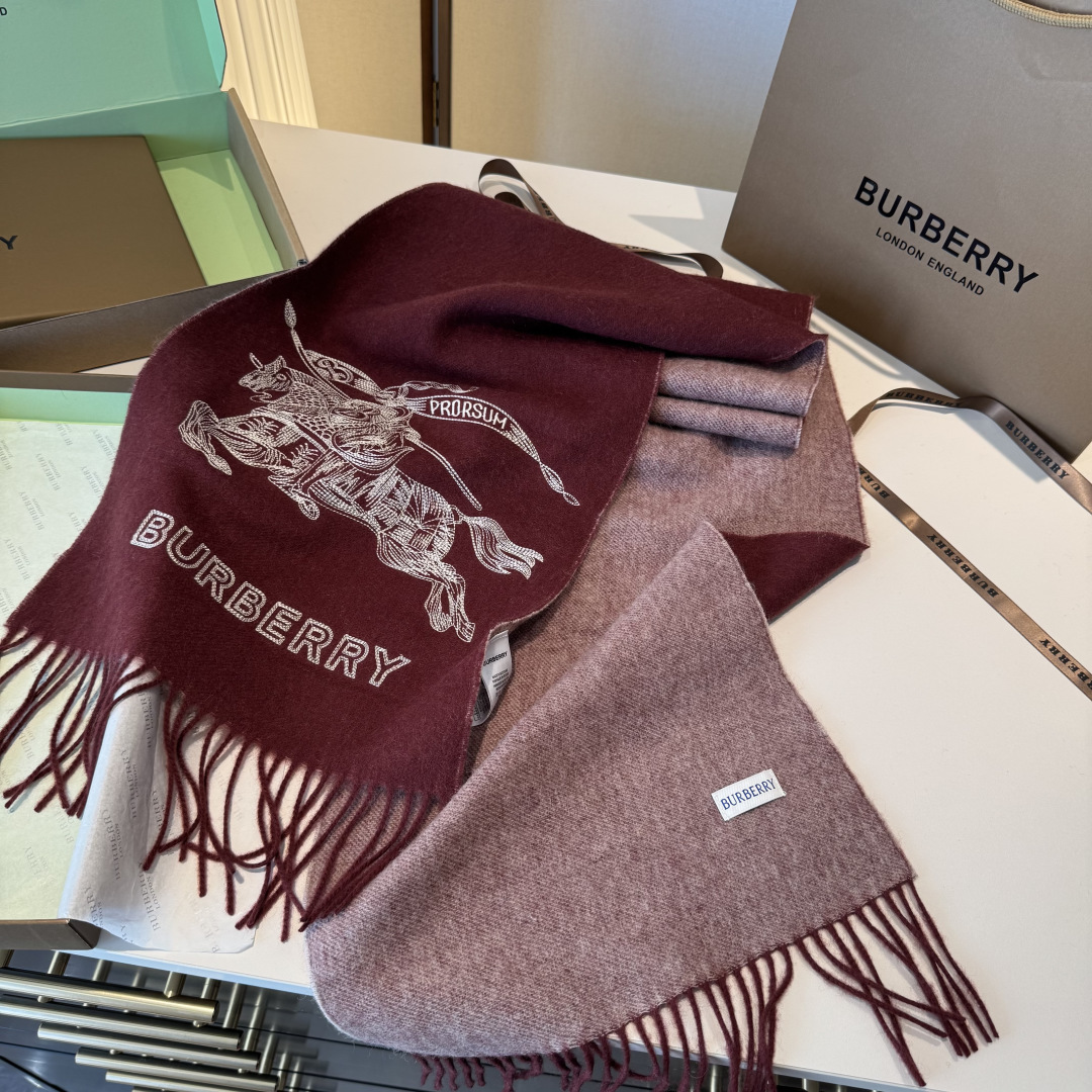 ✨✨Burberry · 巴宝莉双面围巾❗好看的要疯掉了，太有型太有魅力了❗❗非常斯文时尚的秋冬单品！真