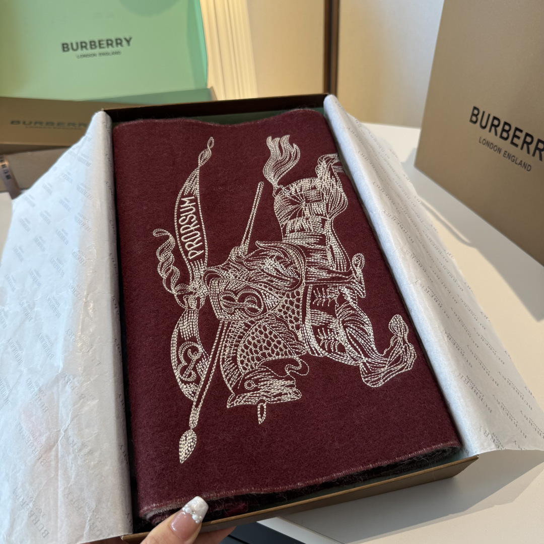 ✨✨Burberry · 巴宝莉双面围巾❗好看的要疯掉了，太有型太有魅力了❗❗非常斯文时尚的秋冬单品！真