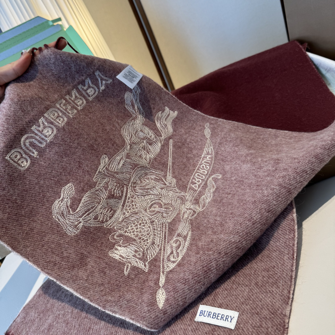 ✨✨Burberry · 巴宝莉双面围巾❗好看的要疯掉了，太有型太有魅力了❗❗非常斯文时尚的秋冬单品！真
