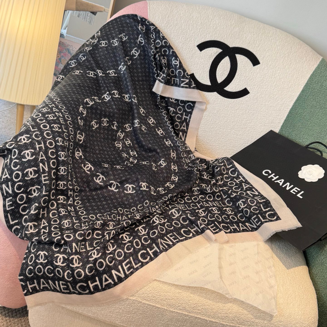 会发光发亮的围巾银丝羊绒长巾✨专柜同步‼️真心赞‼️驴家路易威登经典 Monogram 图案搭配彩色边框