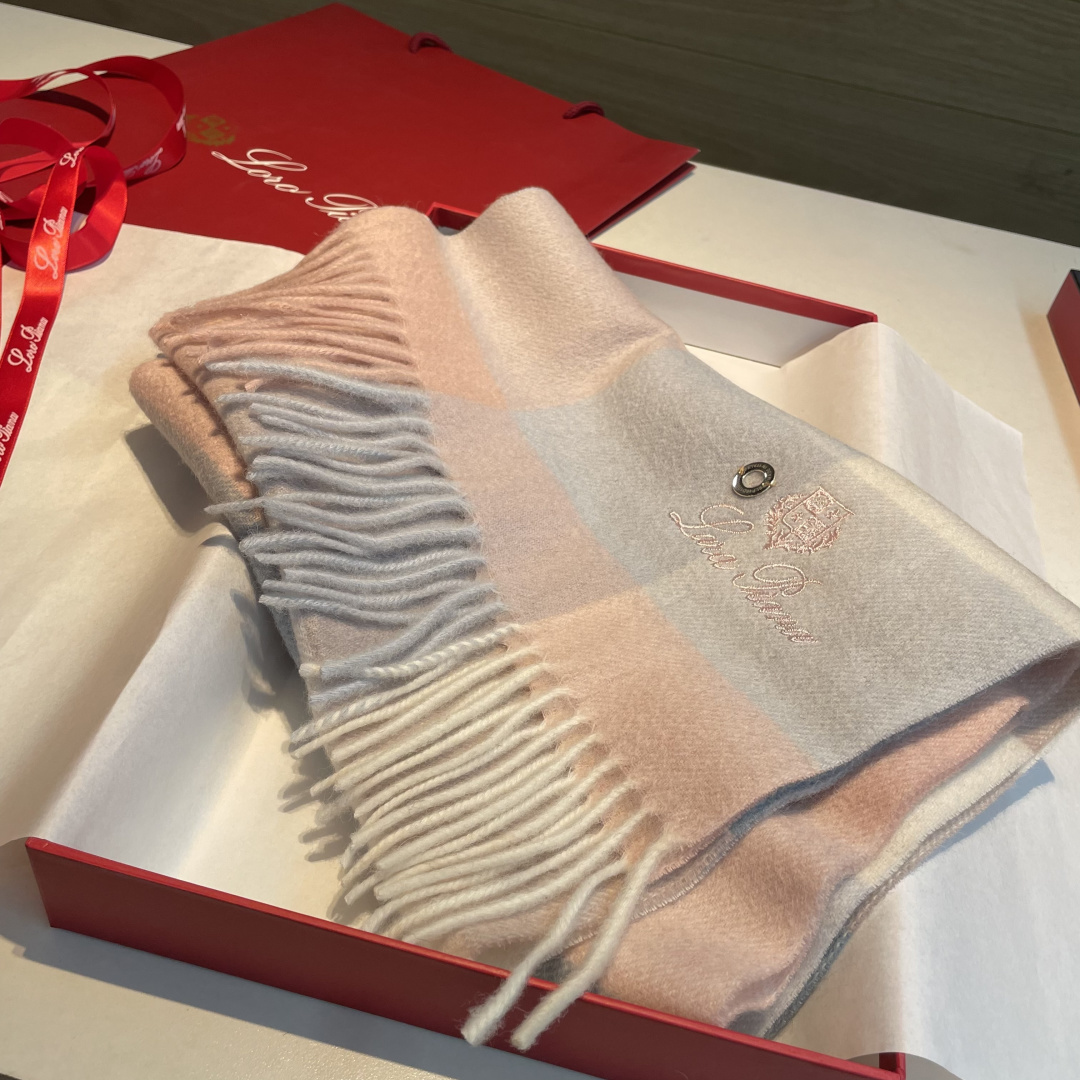🆕Loro Piana · 诺悠翩雅【贸易公司尾单，极品山羊绒围巾披肩】送人自留都太高大上了😍重磅上新，