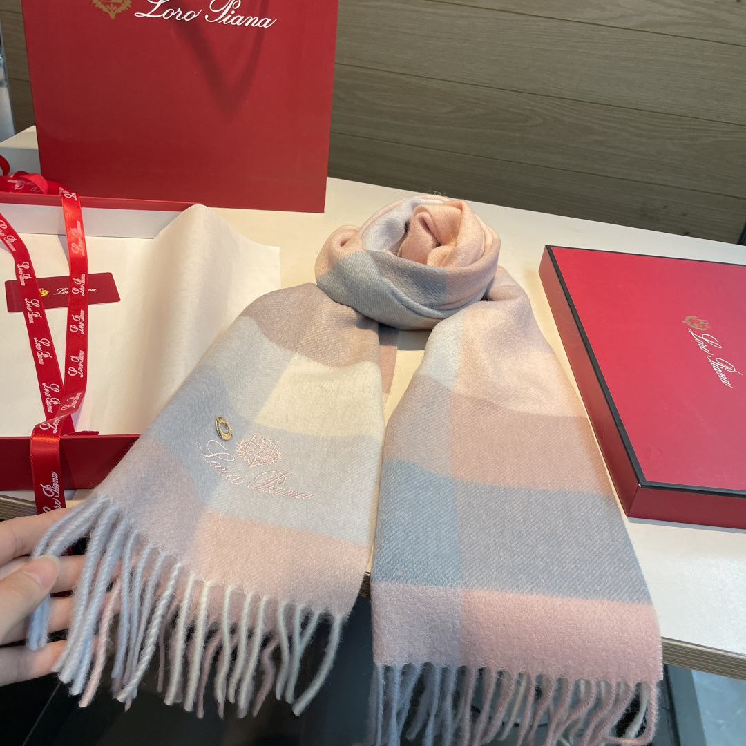 🆕Loro Piana · 诺悠翩雅【贸易公司尾单，极品山羊绒围巾披肩】送人自留都太高大上了😍重磅上新，