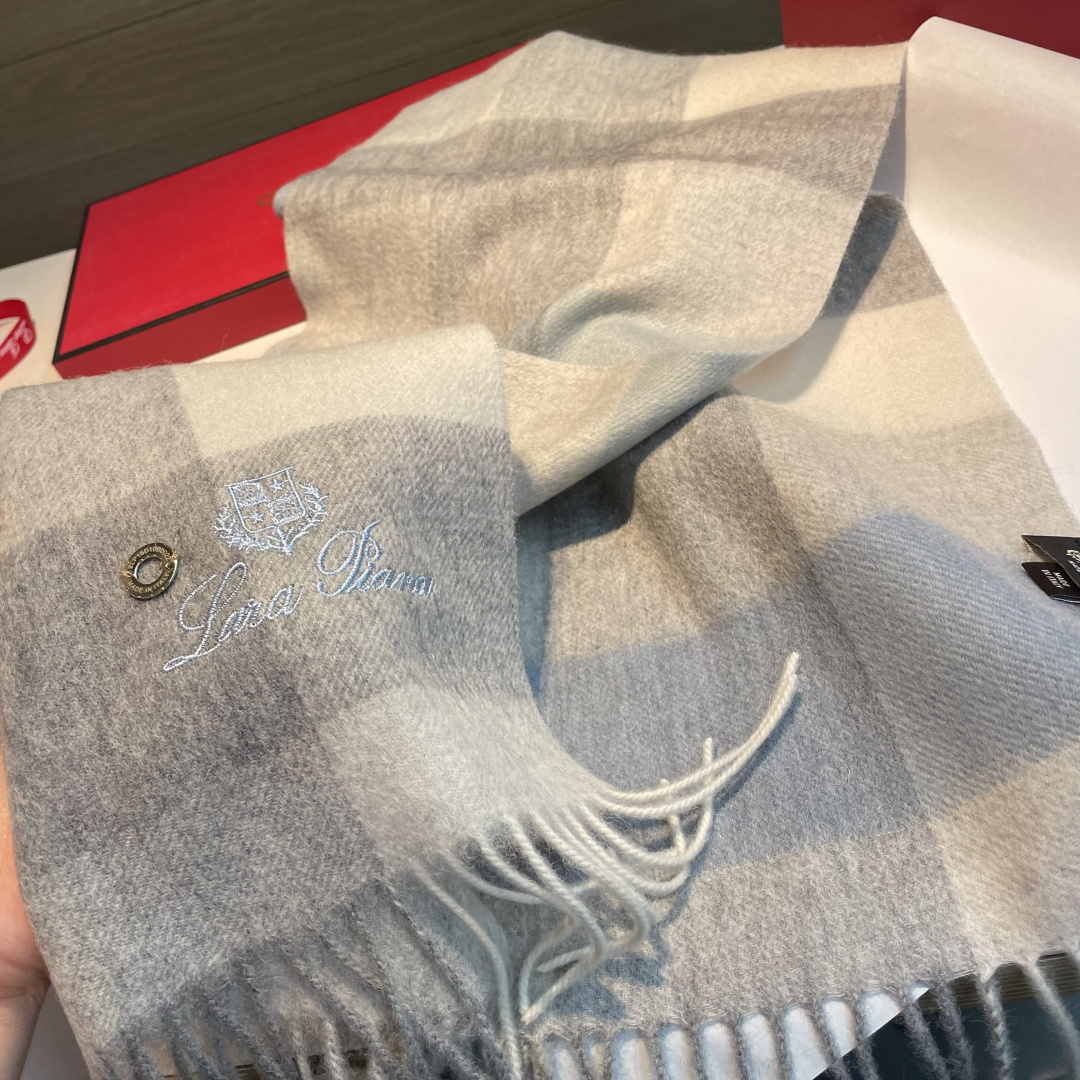 🆕Loro Piana · 诺悠翩雅【贸易公司尾单，极品山羊绒围巾披肩】送人自留都太高大上了😍重磅上新，