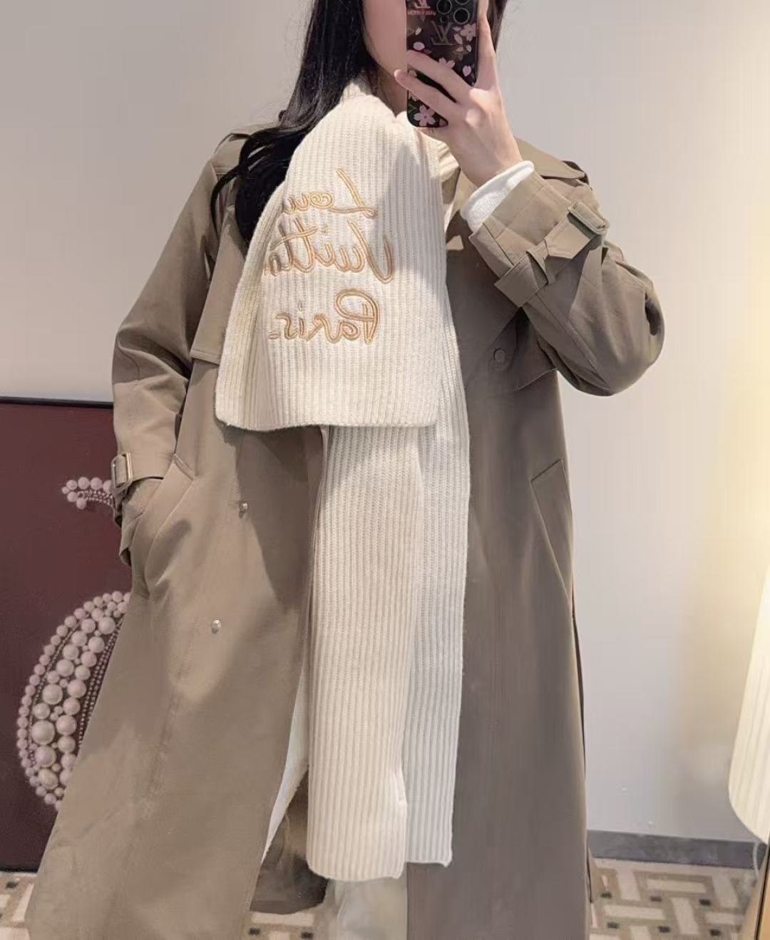 爆款上新 情侣款👍👍LV 独家牛货🐂 奢华尽在尺寸之间，高端品质‼️具有超高羊绒品质才会被此品牌青睐‼️