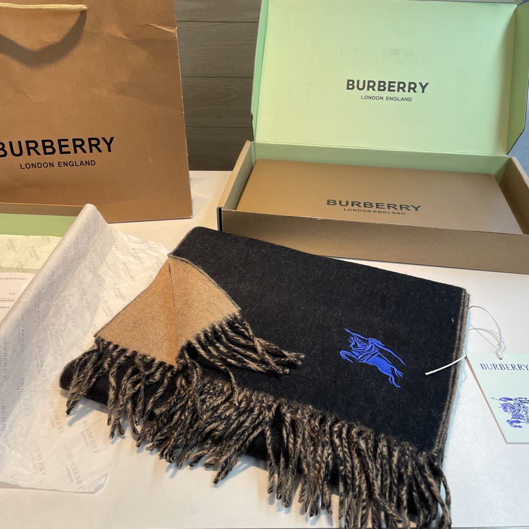 ✨✨Burberry · 巴宝莉双面围巾❗好看的要疯掉了，太有型太有魅力了❗❗非常斯文时尚的秋冬单品！真