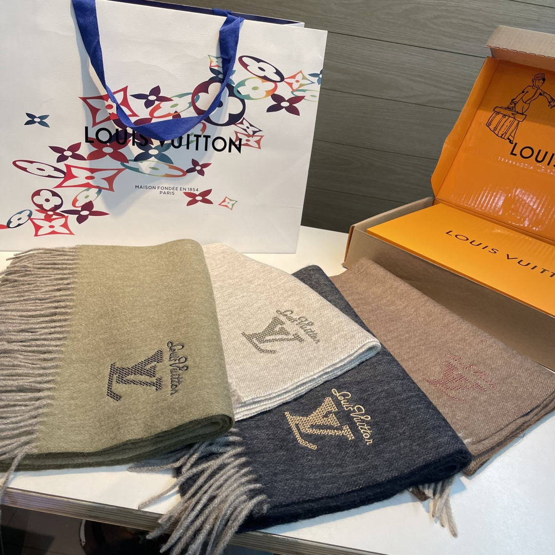 【▪️家属福利来了！！Lv 高端重磅男士围巾！】怒赞推荐，激动~！！下手绝对要快，同步专柜，最高端的男士