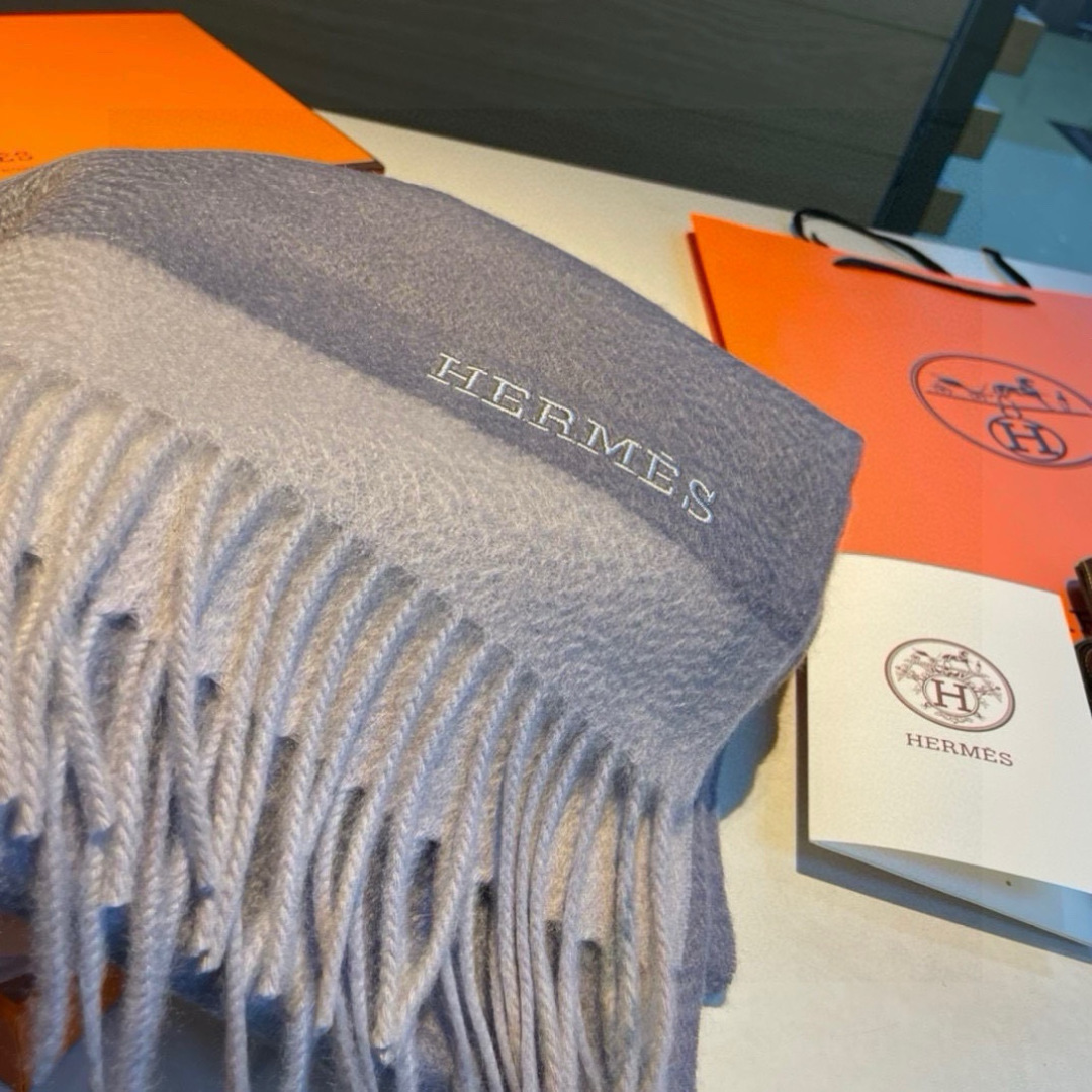 羊毛版本 🆕Hermes · 爱马仕❗️怒赞自留▪️❗️我们的男款围巾且买且珍惜~~男款真的很少，一年也