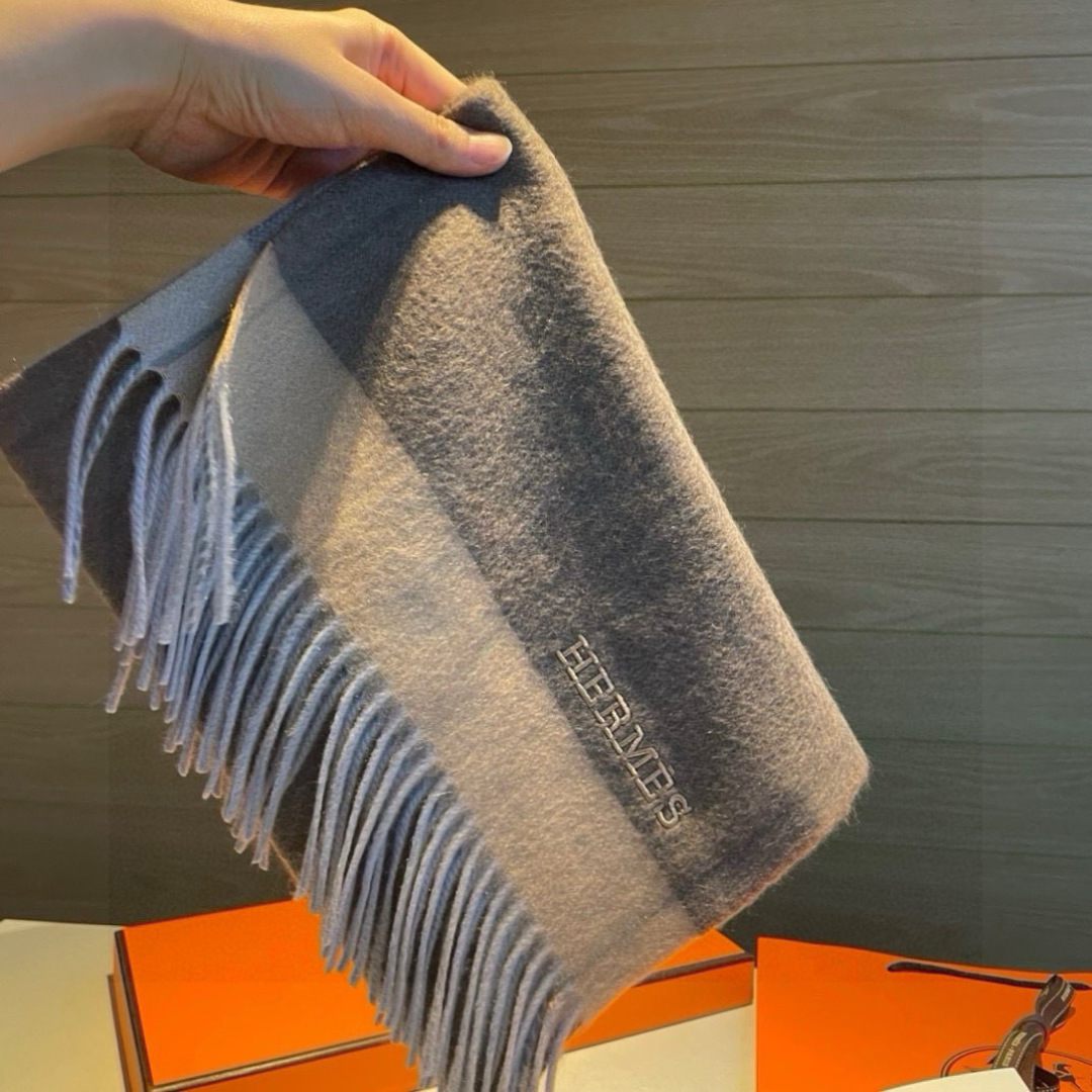 羊毛版本 🆕Hermes · 爱马仕❗️怒赞自留▪️❗️我们的男款围巾且买且珍惜~~男款真的很少，一年也