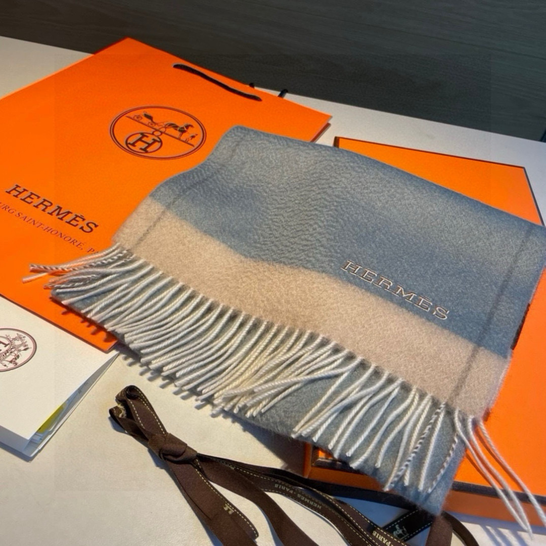 羊毛版本 🆕Hermes · 爱马仕❗️怒赞自留▪️❗️我们的男款围巾且买且珍惜~~男款真的很少，一年也