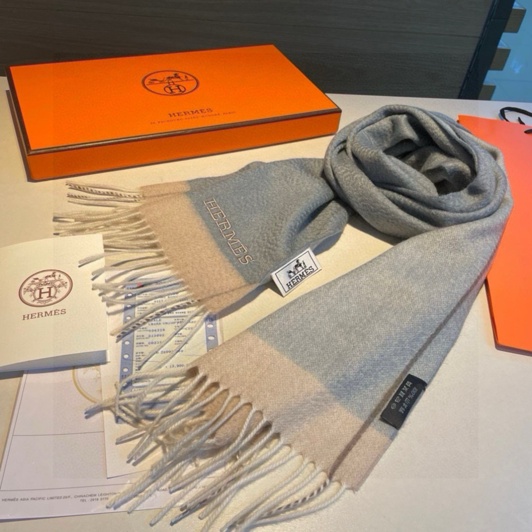 羊毛版本 🆕Hermes · 爱马仕❗️怒赞自留▪️❗️我们的男款围巾且买且珍惜~~男款真的很少，一年也