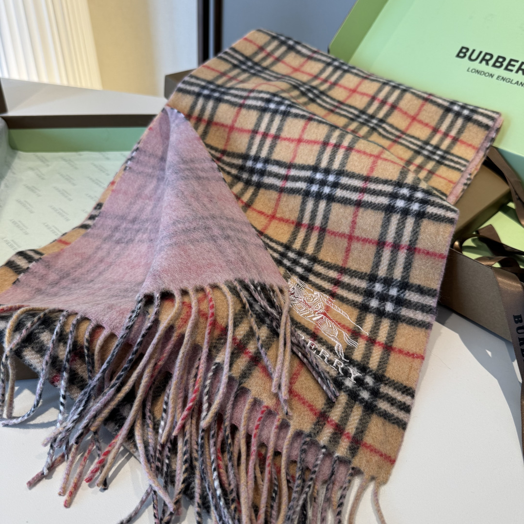 ✨✨Burberry · 巴宝莉双面围巾❗好看的要疯掉了，太有型太有魅力了❗❗非常斯文时尚的秋冬单品！真