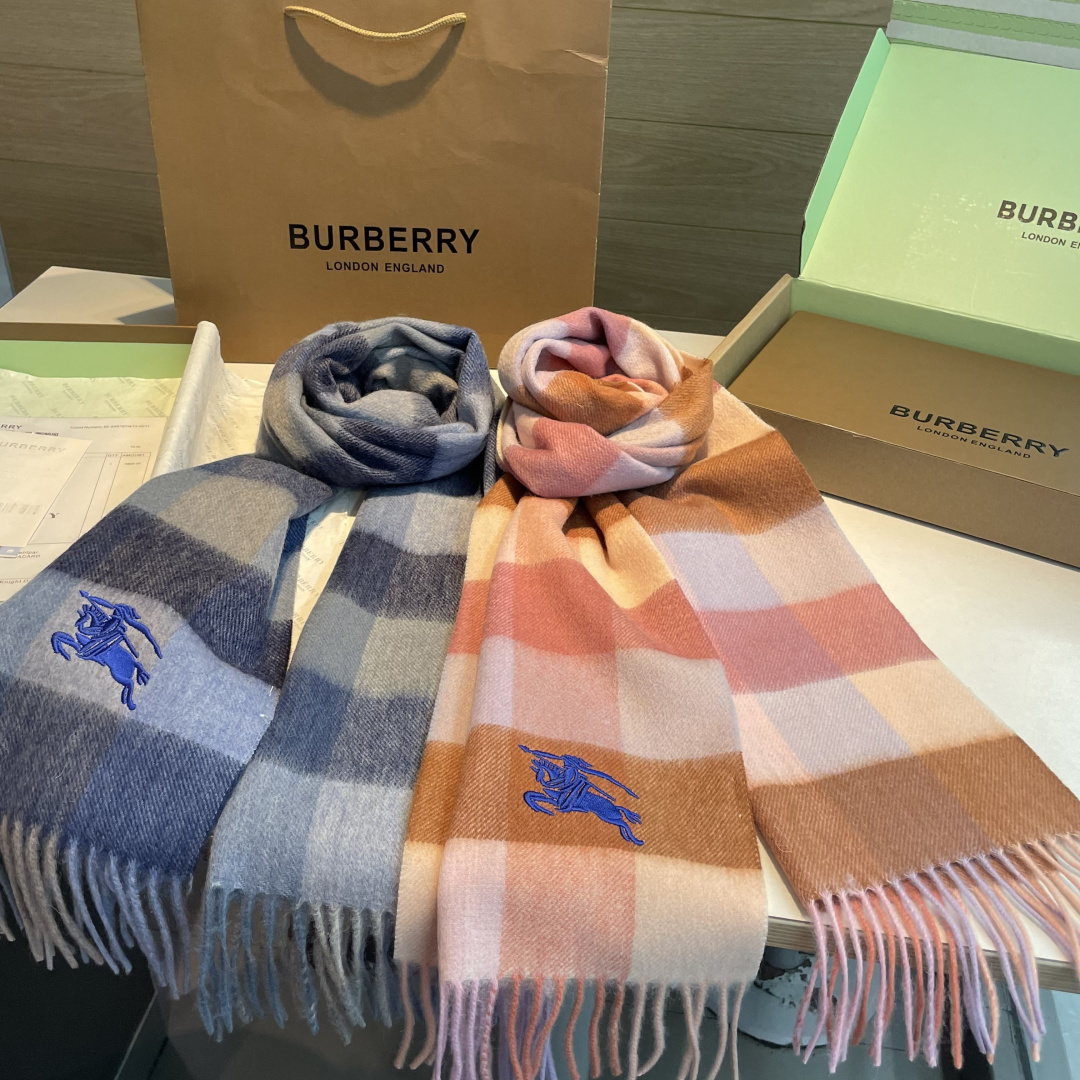 ✨✨Burberry · 巴宝莉双面围巾❗好看的要疯掉了，太有型太有魅力了❗❗非常斯文时尚的秋冬单品！真