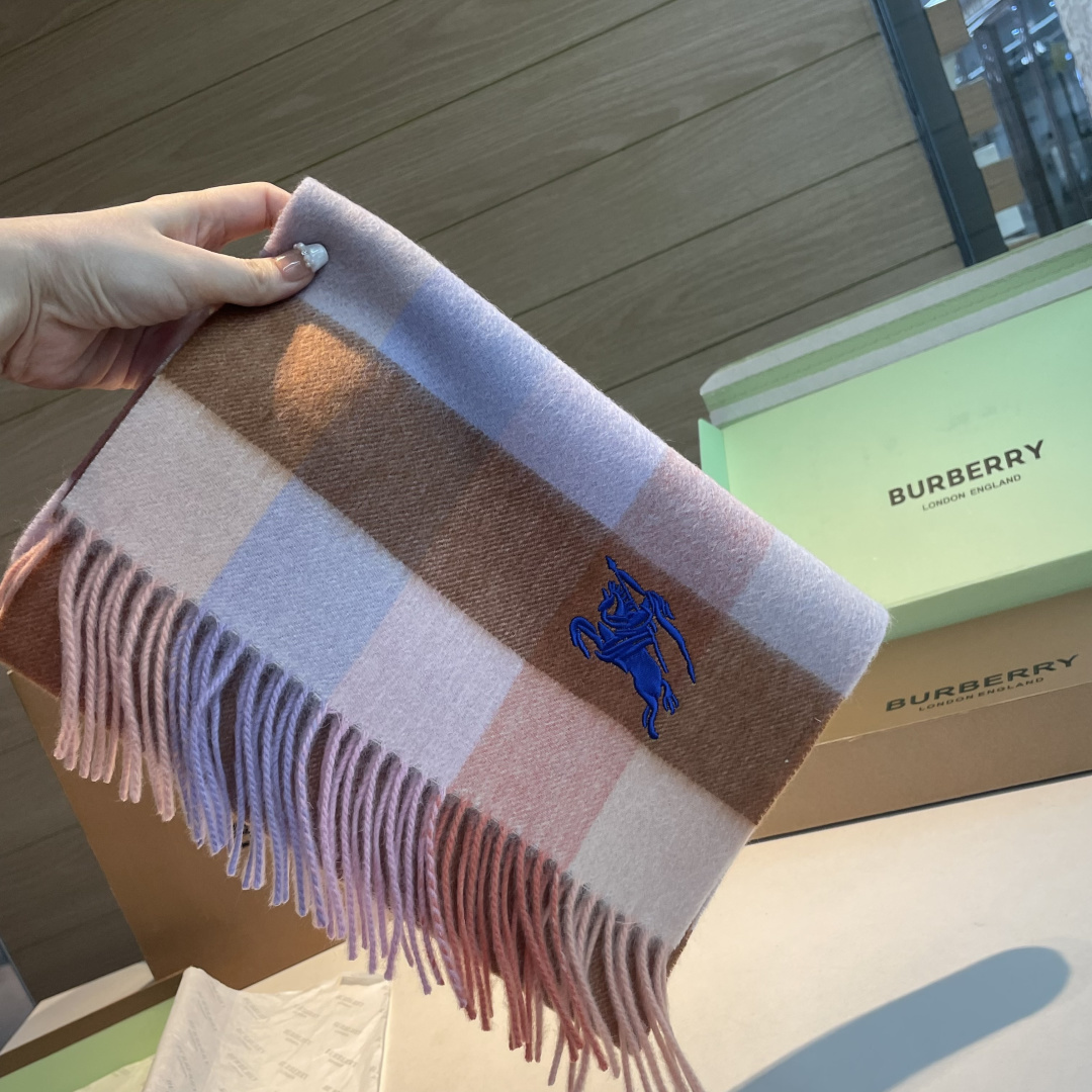 ✨✨Burberry · 巴宝莉双面围巾❗好看的要疯掉了，太有型太有魅力了❗❗非常斯文时尚的秋冬单品！真