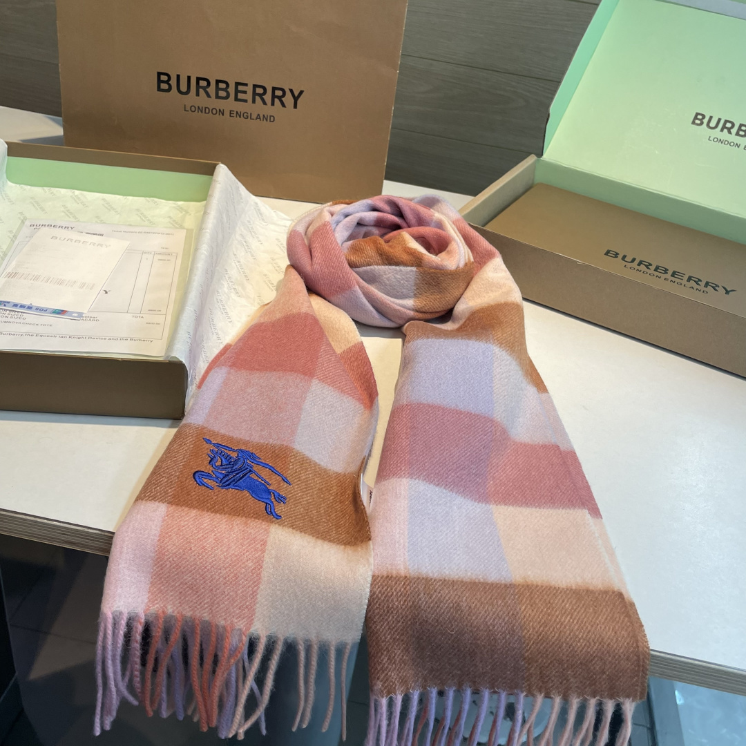 ✨✨Burberry · 巴宝莉双面围巾❗好看的要疯掉了，太有型太有魅力了❗❗非常斯文时尚的秋冬单品！真