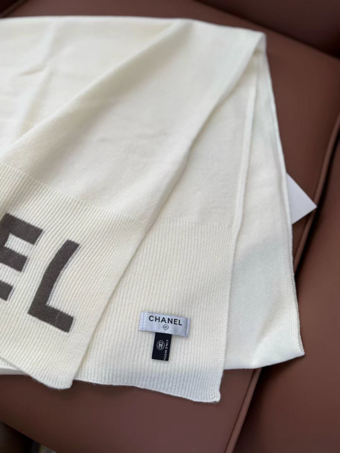 🆕🆕🆕【▪Chanel · 香奈儿难得一见的针织单品，温柔配色，超级迷恋❗️气质低调恬静又不失优雅❗️】