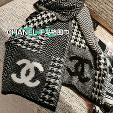 CHANEL羊绒长巾👏💙顶级原单正品旷世绝美,小香千鸟格羊绒围巾,顶级高端货👼【绝对值得珍藏👍】👏香奈儿绝美百搭款💋专柜 CHANEL羊绒长巾👏💙顶级原单正品旷世绝美,小香千鸟格羊绒围巾,顶级高端货👼【绝对值得珍藏👍】👏香奈儿绝美百搭款💋专柜