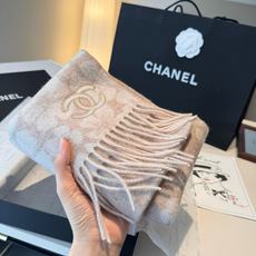 🆕 【CHANEL·香奈儿 】喜欢有颜值,高质量的亲可入手,名媛单品,无论怎么搭配都是满满的气质感,100%极品山羊绒水 🆕 【CHANEL·香奈儿 】喜欢有颜值,高质量的亲可入手,名媛单品,无论怎么搭配都是满满的气质感,100%极品山羊绒水