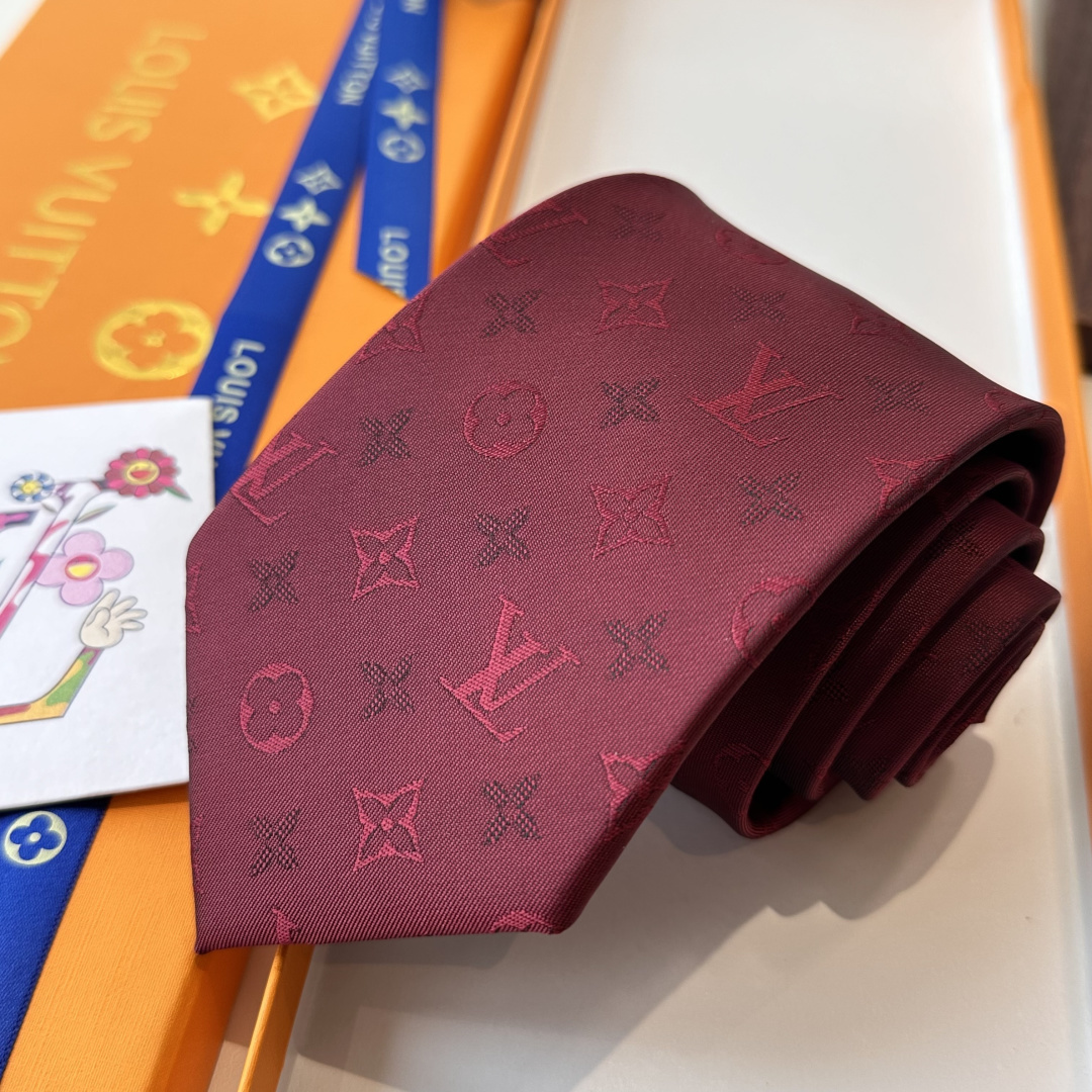 👏👏专柜同歩👔👔精致的小Logo提花，低调奢华大气的配色，这款领带将Lv标志性的Damier图案以同色调