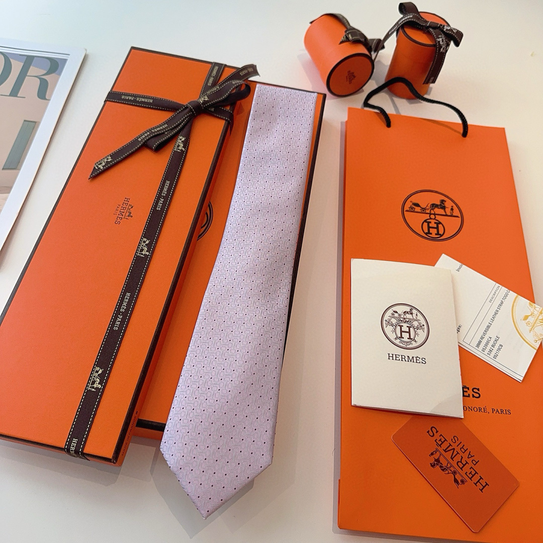 领带新款出货啦‼️‼️爱马仕男士新款领带系列👔👔，让男士可以充分展示自己个性。100%顶级斜纹真丝手工定